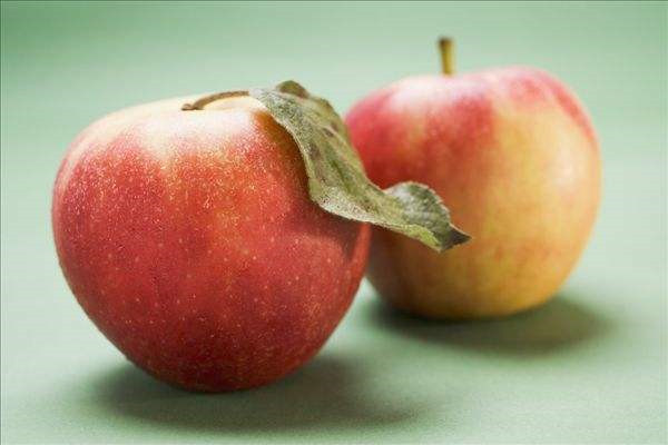吃苹果和蓝莓哪个营养高